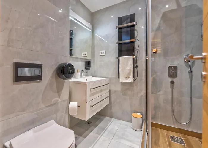 & Pino Mons 1 Zlatibor